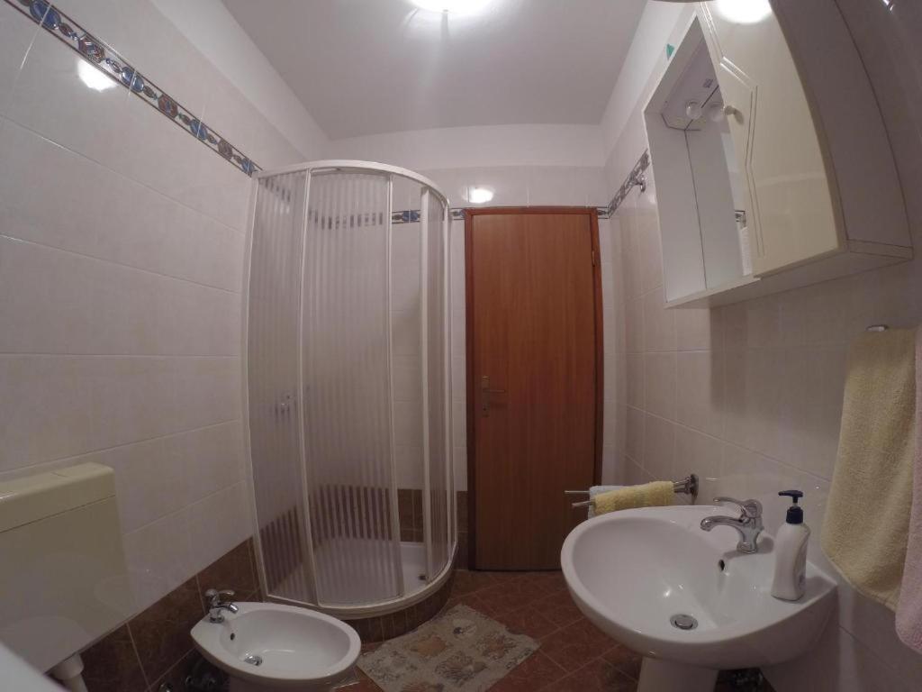 Apartments Manuel Новиград Екстериор снимка
