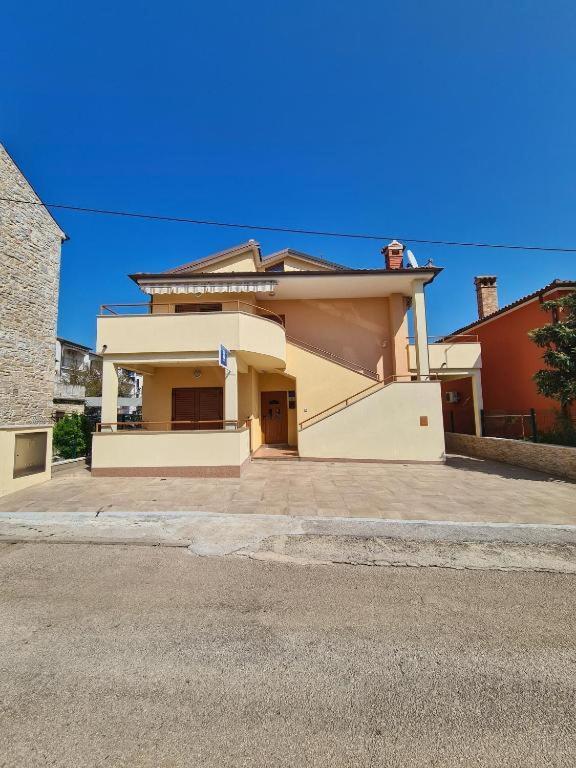 Apartments Manuel Новиград Екстериор снимка