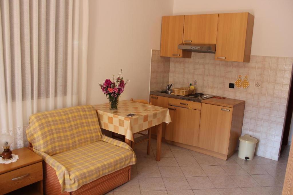 Apartments Manuel Новиград Екстериор снимка