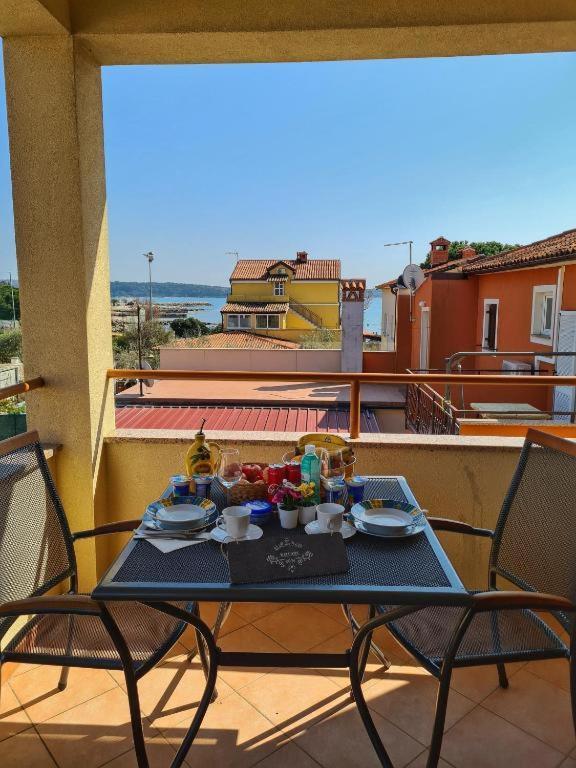 Apartments Manuel Новиград Екстериор снимка